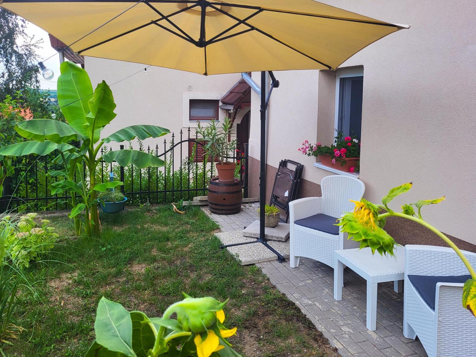 Mi Casa Vendeghaz - Apartments Eger Buitenkant foto
