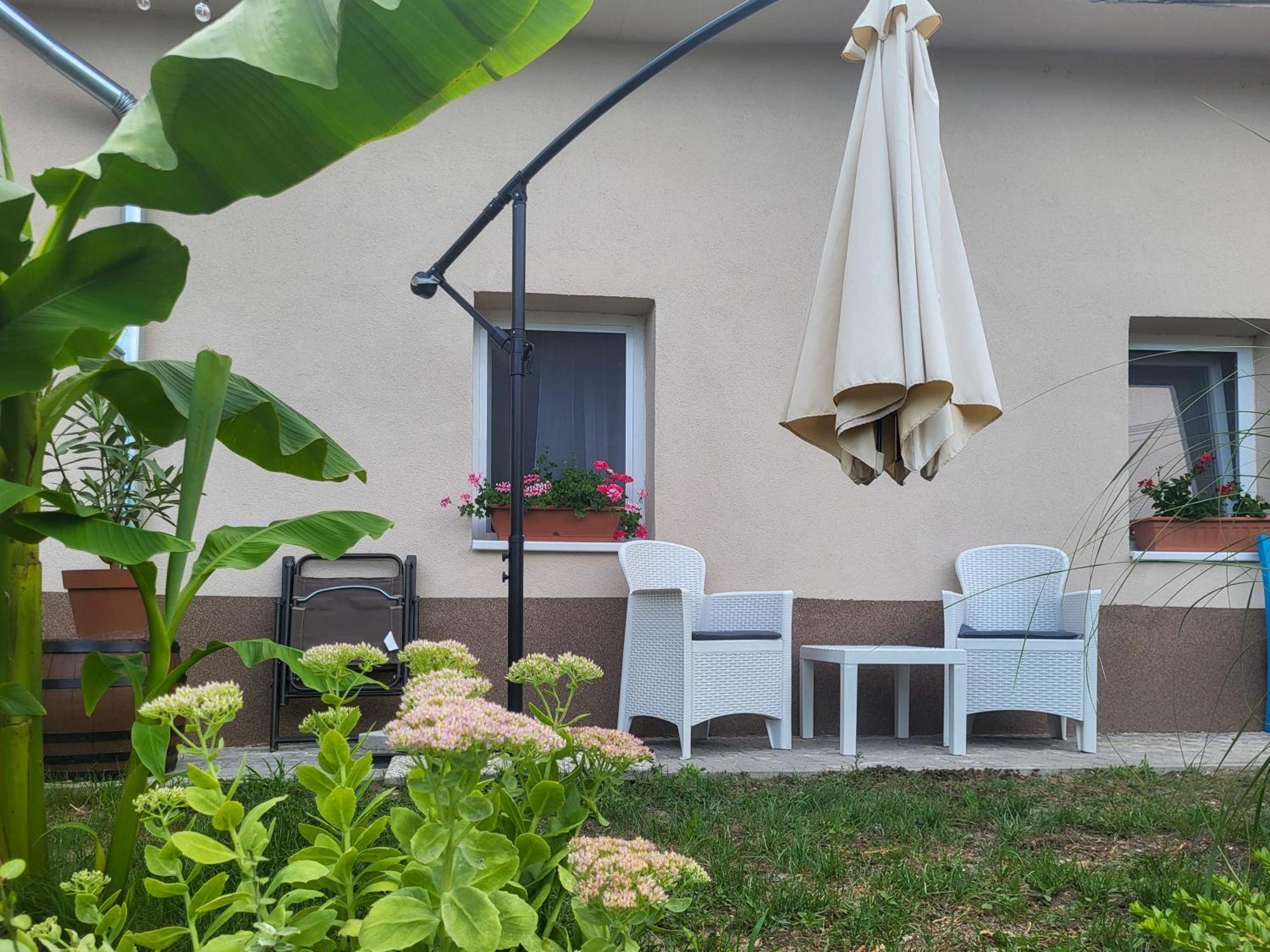 Mi Casa Vendeghaz - Apartments Eger Buitenkant foto