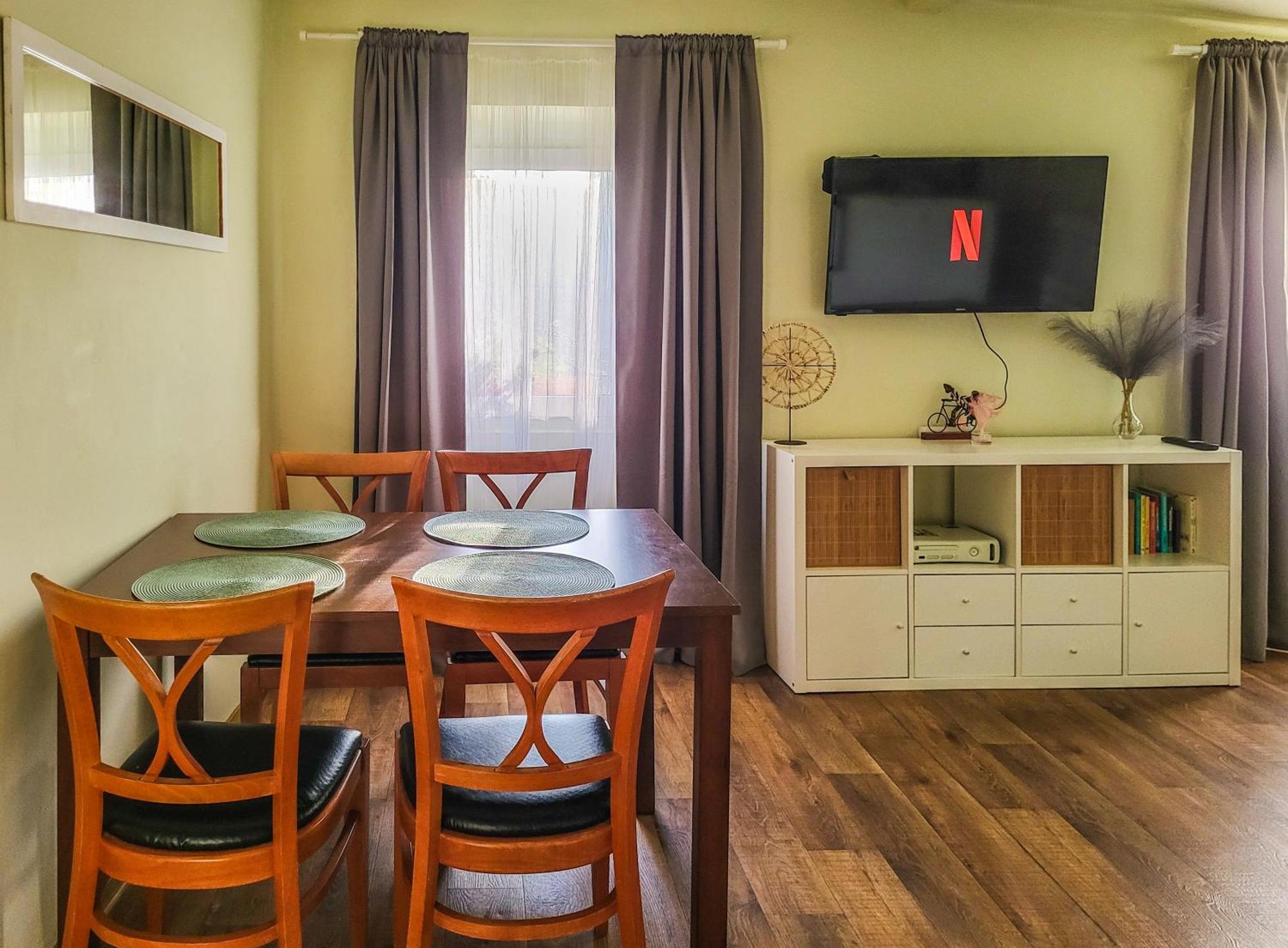 Mi Casa Vendeghaz - Apartments Eger Buitenkant foto